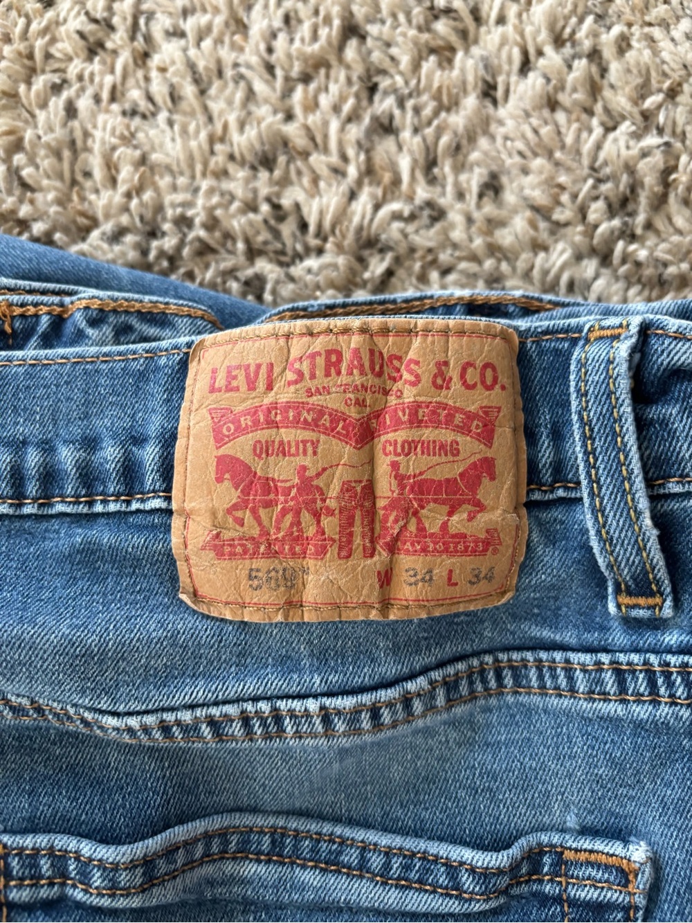 Levi’s 501 Men’s Jeans 34x34 Blue Straight Leg Button Fly Distressed Vintage - Picture 4 of 9